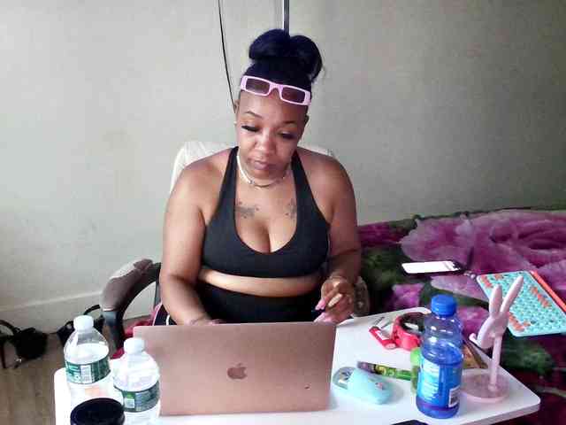 Tinasnoww69 webcam