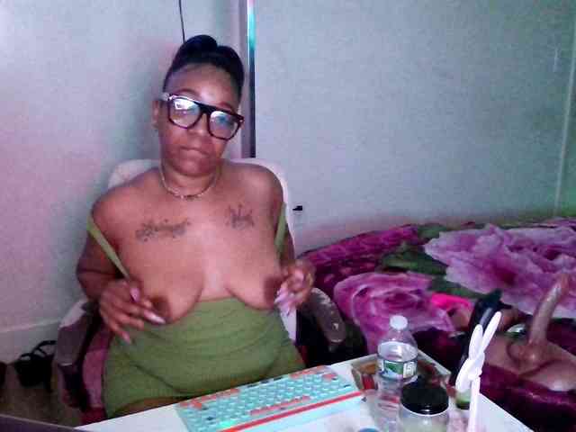 Tinasnoww69 webcam