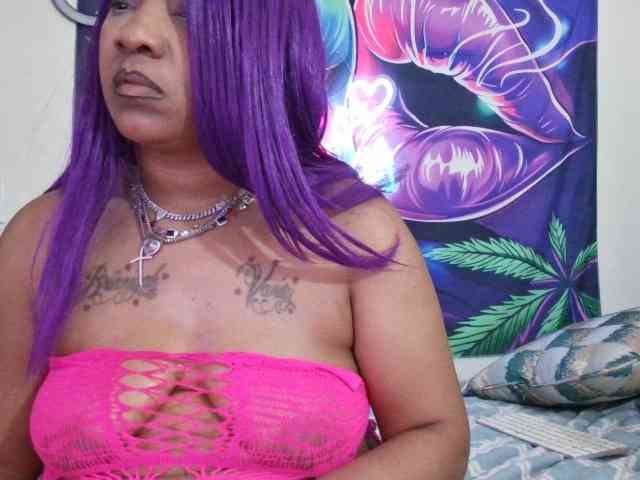Tinasnoww69 webcam