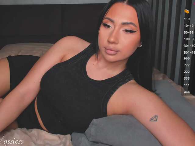 qsstess live cam on BongaCams