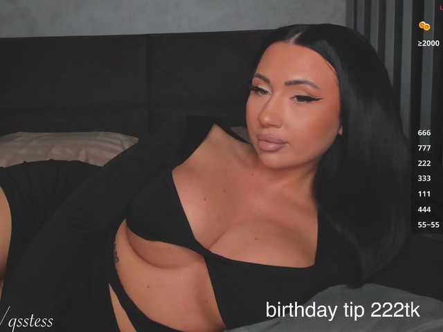 qsstess live cam on BongaCams