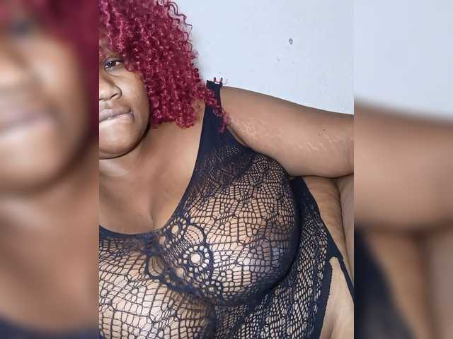 Hanaia1 live cam on BongaCams