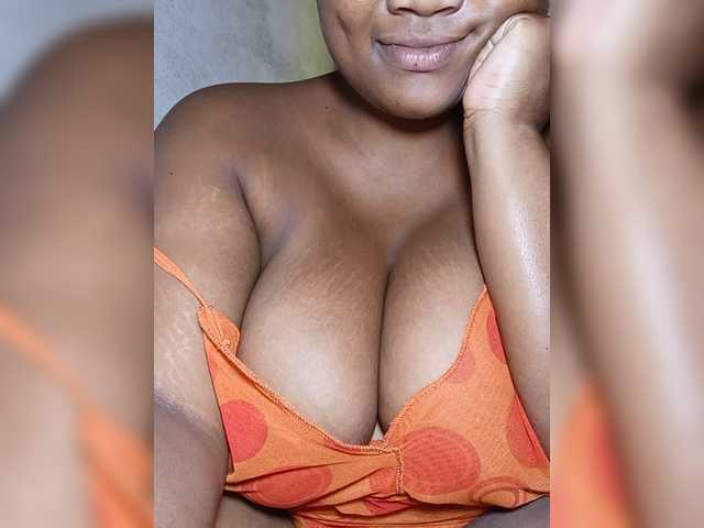 Hanaia1 live cam on BongaCams