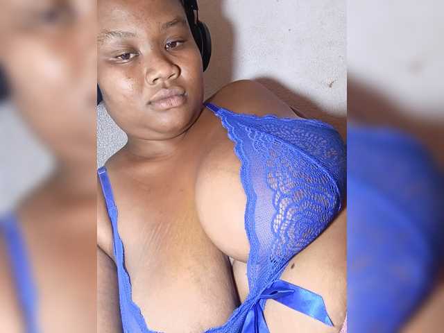 Hanaia1 live cam on BongaCams