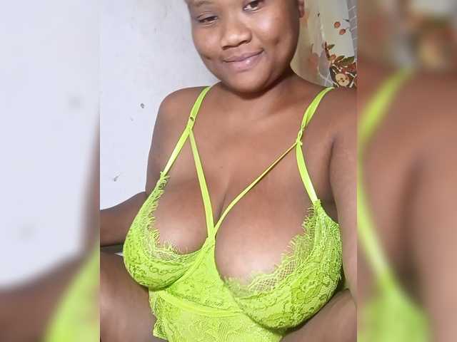 Hanaia1 live cam on BongaCams