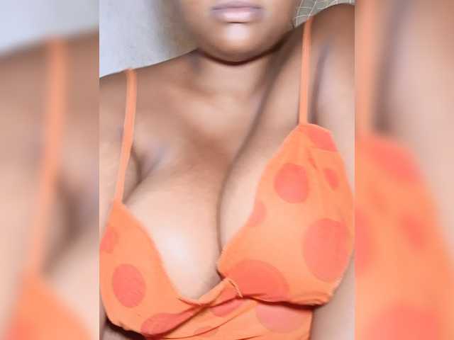 Hanaia1 live cam on BongaCams
