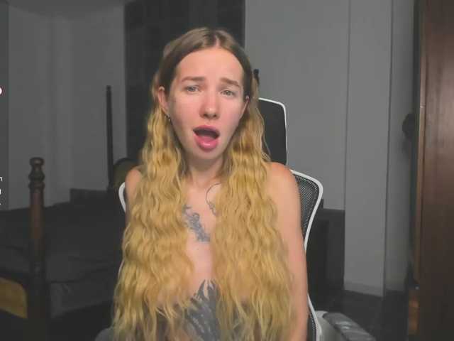 mel-collins live cam on BongaCams