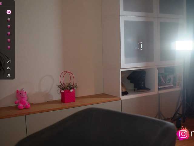 mel-collins's BongaCams show and profile