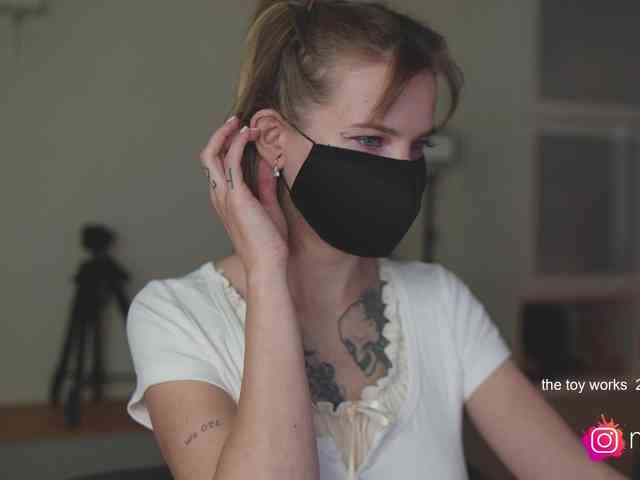 mel-collins webcam