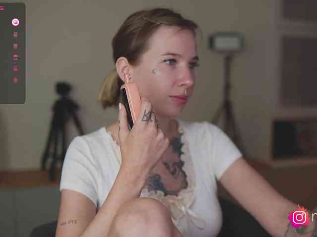 mel-collins webcam