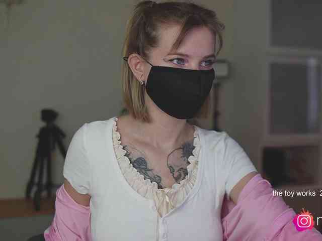 mel-collins webcam