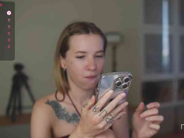 mel-collins webcam