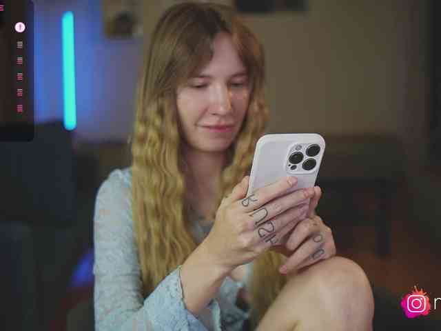 mel-collins webcam