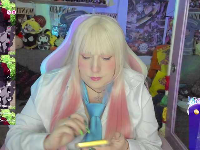 canndyy-new's BongaCams show and profile