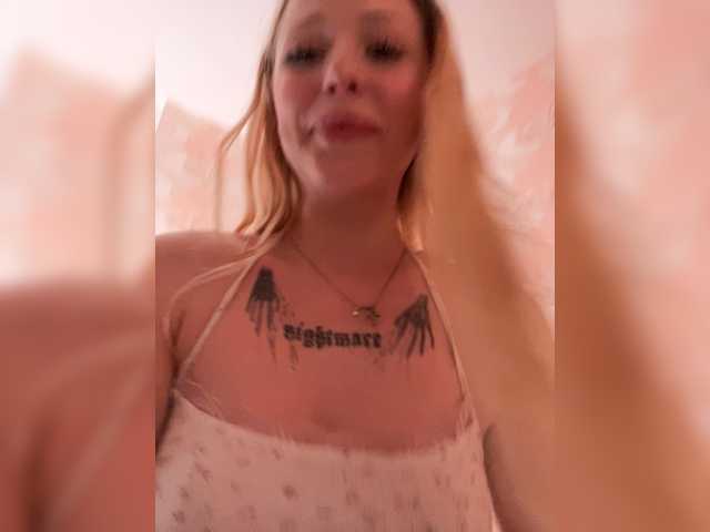 CutieMolly live cam on BongaCams