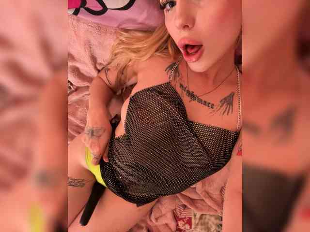 Модель: Babyblonde