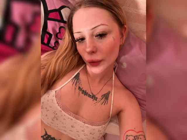 Babyblonde webcam