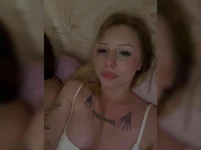 Модель: Babyblonde
