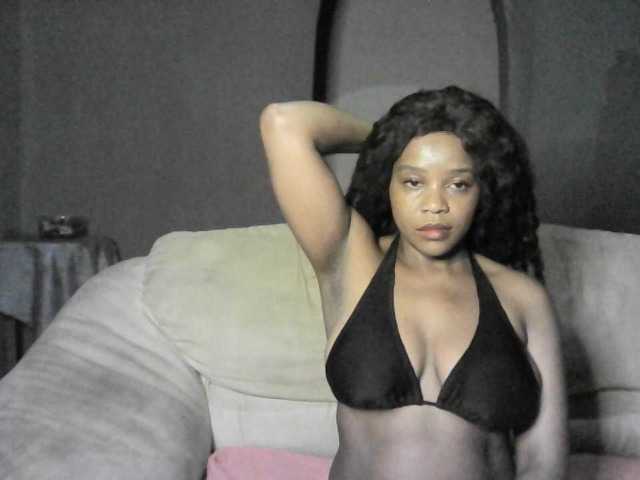 Katiequin live cam on BongaCams