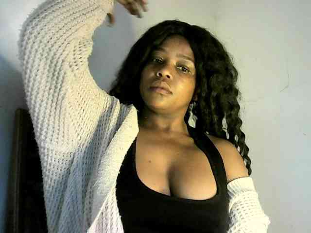 Model: Katiequin