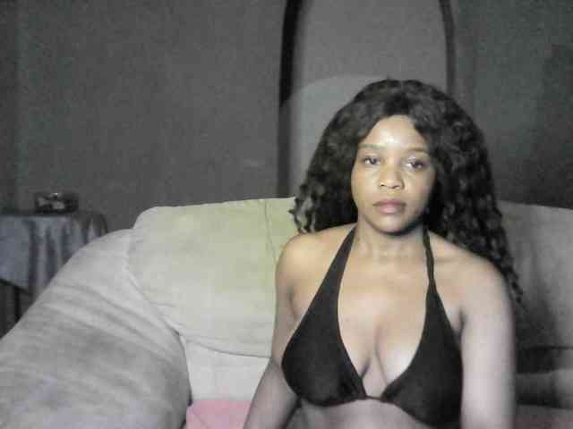 Model: Katiequin