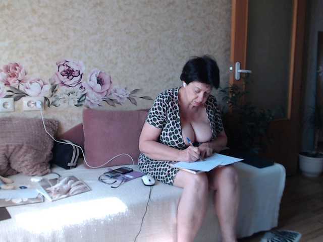 nina-ricci live sex show