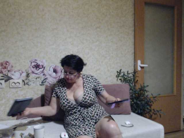 nina-ricci live sex show
