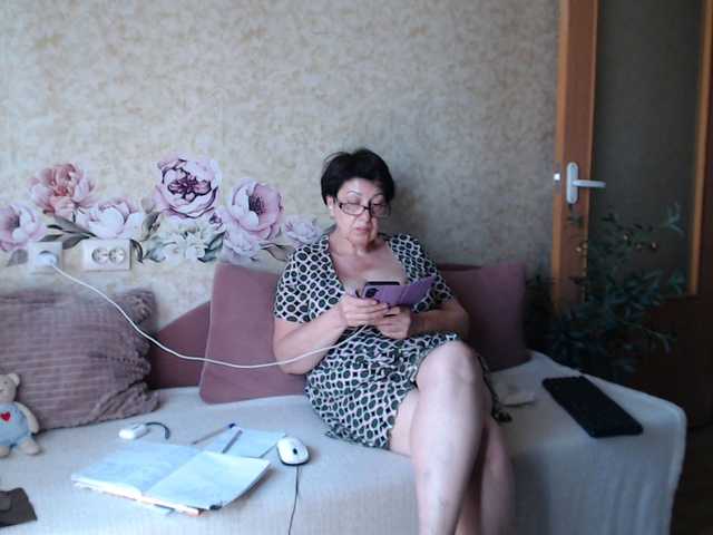 nina-ricci live sex show