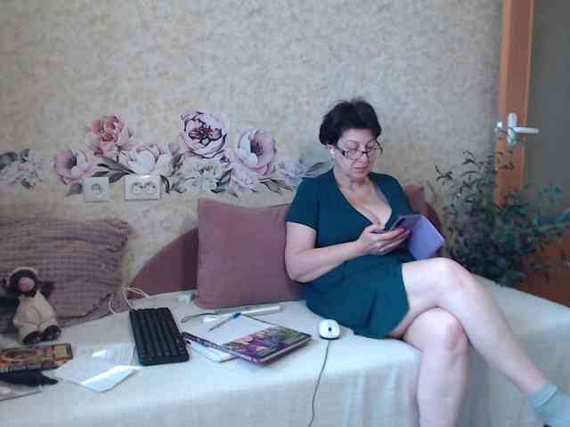 モデル: NINA-RICCI