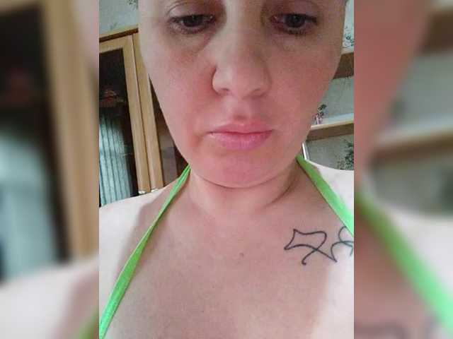Alisa-33 live cam on BongaCams