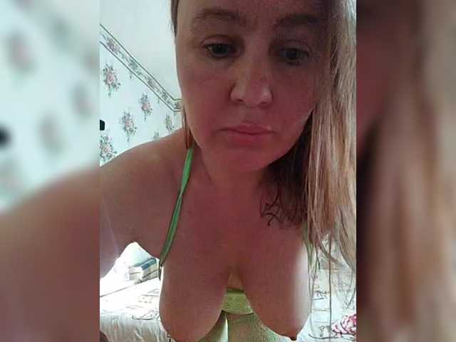 Alisa-33 live cam on BongaCams