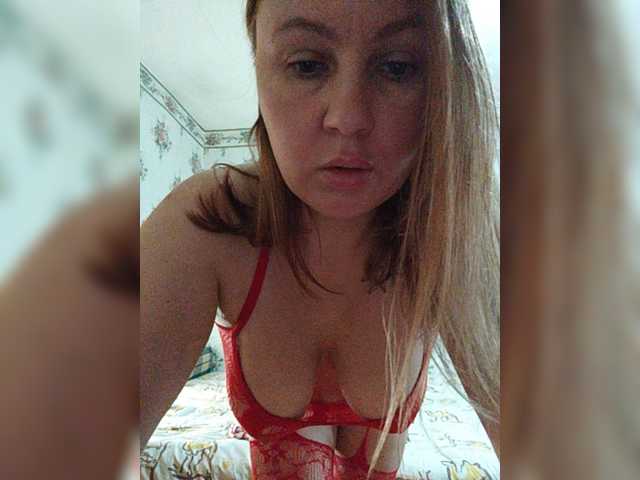 Alisa-33 live cam on BongaCams