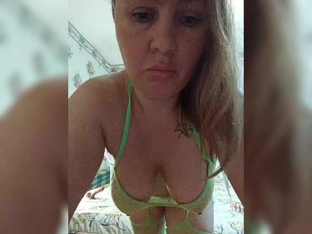 Alisa-33 live cam on BongaCams
