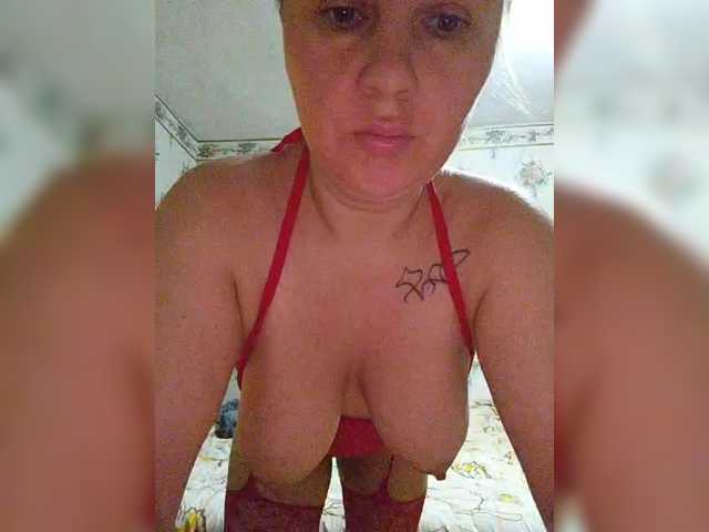 Alisa-33 live cam on BongaCams