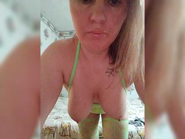 Alisa-33 live cam on BongaCams