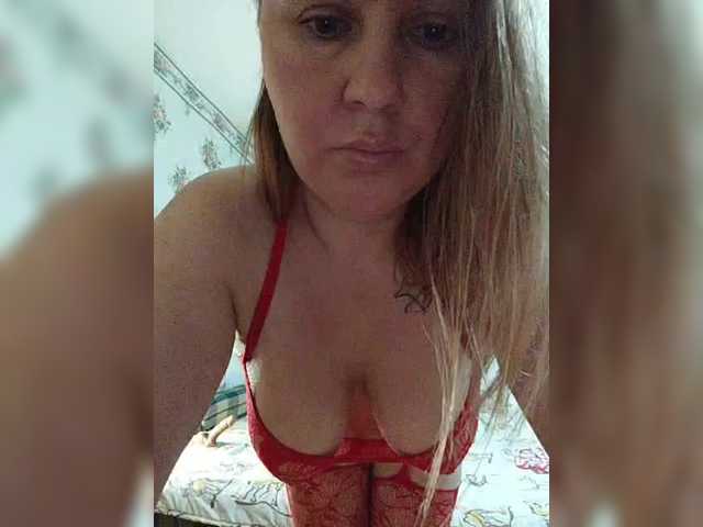 Alisa-33 live cam on BongaCams