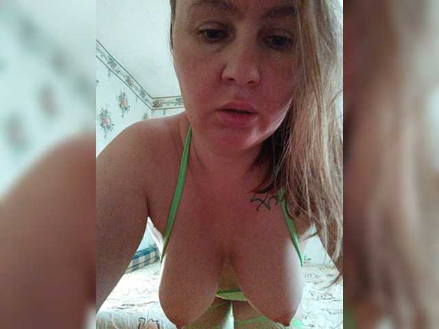 Alisa-33 live cam on BongaCams