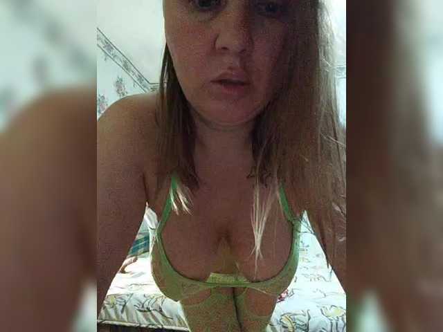 Alisa-33 live cam on BongaCams