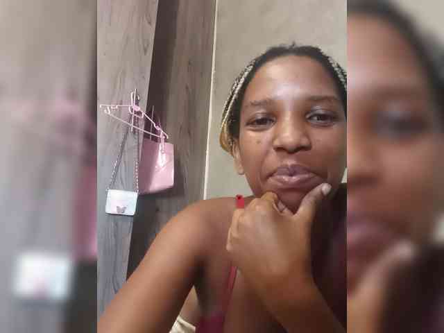 cutesissyCool webcam