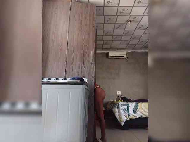 cutesissyCool webcam