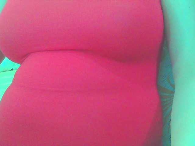 KeepmepregO live cam on BongaCams