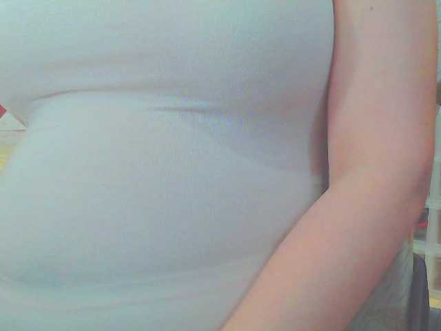 KeepmepregO live webcam show