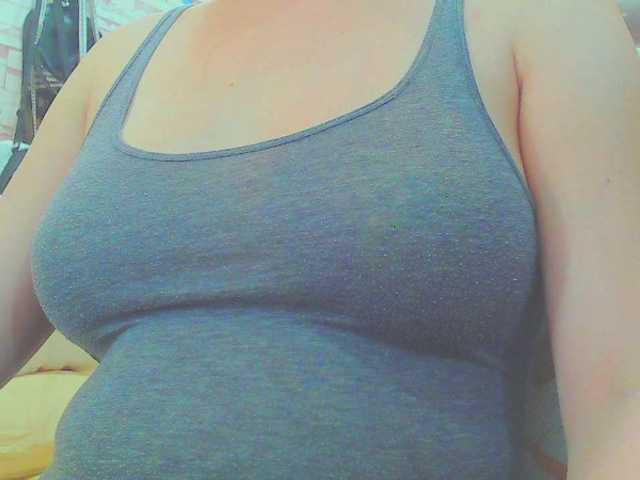 KeepmepregO live cam on BongaCams