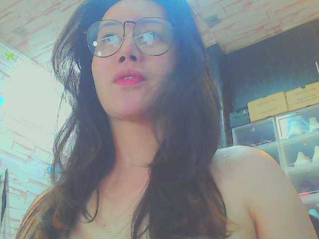 KeepmepregO live cam on BongaCams