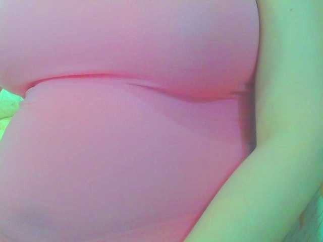 KeepmepregO live cam on BongaCams