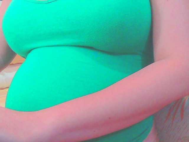 KeepmepregO live cam on BongaCams