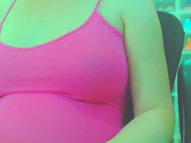 KeepmepregO live cam on BongaCams