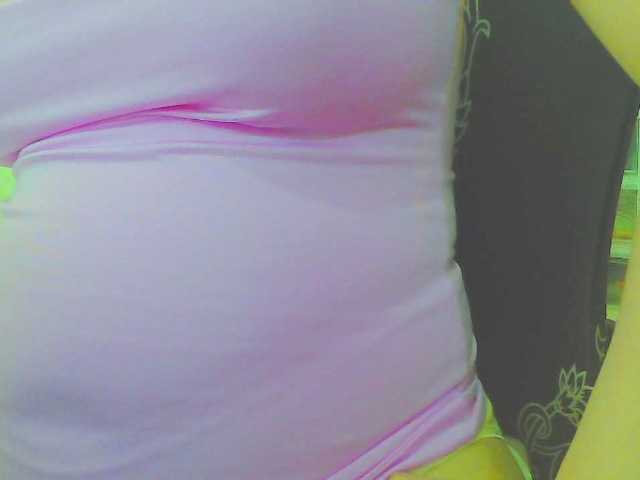 KeepmepregO live cam on BongaCams