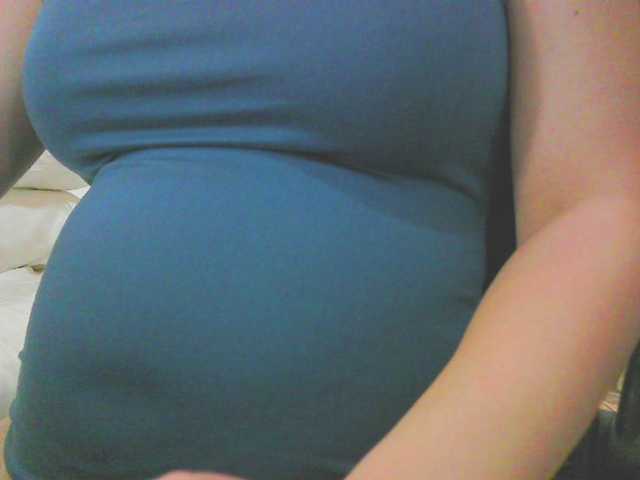 KeepmepregO live cam on BongaCams