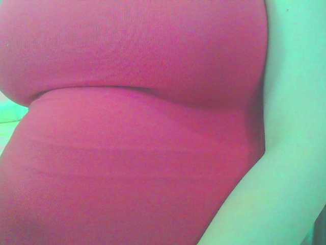 KeepmepregO live cam on BongaCams